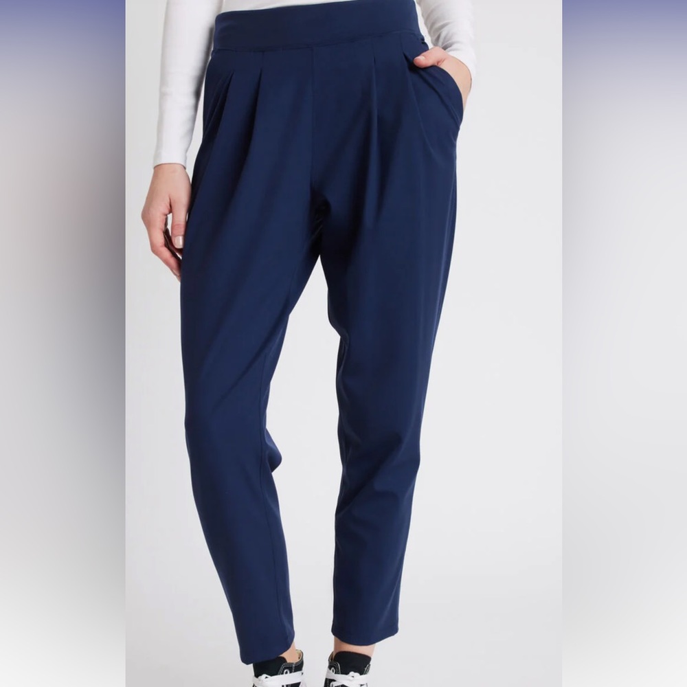 KIT and ACE Playfull Brika pants, size 6